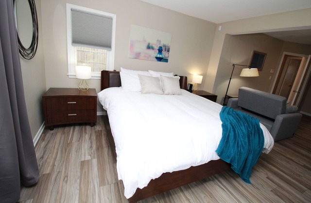 Charming Remodeled Home in Des Moines - Convenient and Comfortable Stay