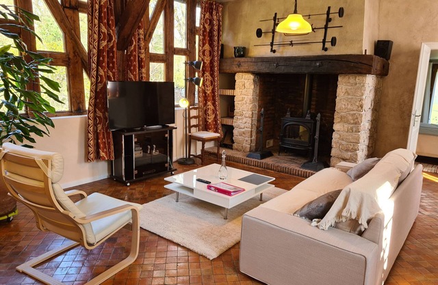 Charming renovated country house, 2 bedrooms, near Orleans