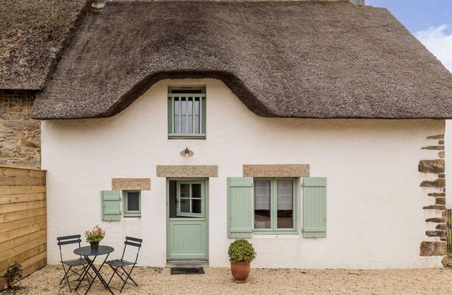 Charming Renovated Cottage: 3BR, Garden, Near Guérande & Beaches, WiFi, All-Inclusive
