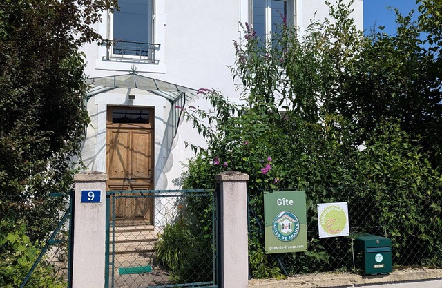 Charming Renovated 1930s Home: 3 Bedrooms, River Nearby, Close to Nancy & Epinal