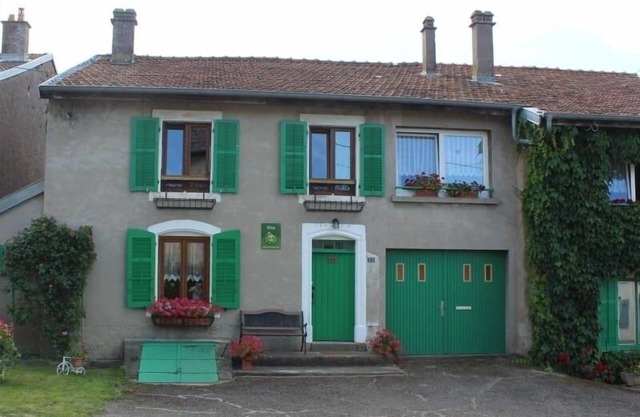 Charming Renovated Farmhouse, Terrace, Garden, Near Lakes & Nature, Close to Baccarat & Badonviller