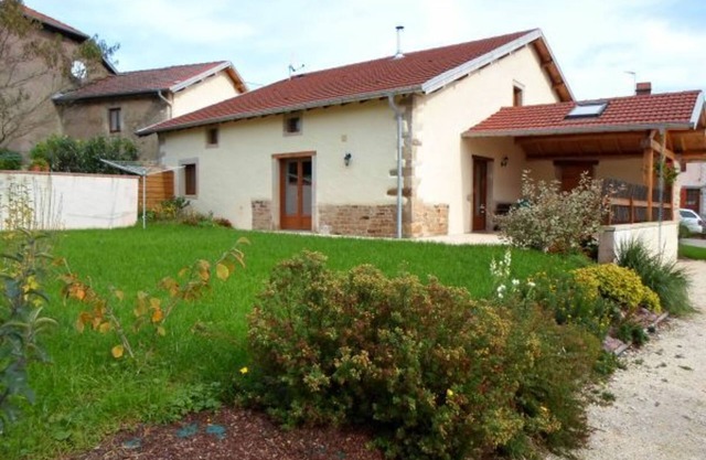 Charming Renovated Forge: Spacious, Baby-Friendly, Green Surroundings, Near Thermal Sites