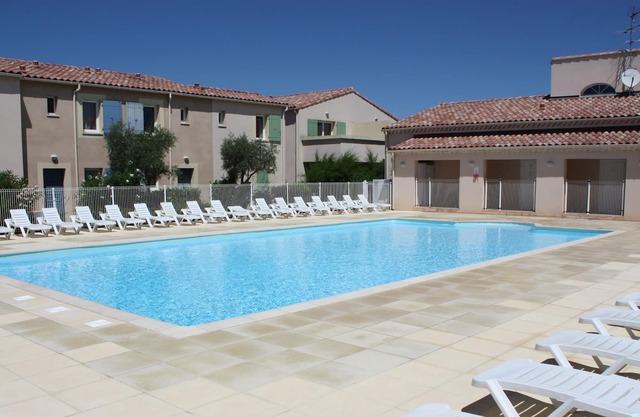 Charming rental with shared-pool in the Alpilles, 4 peoples