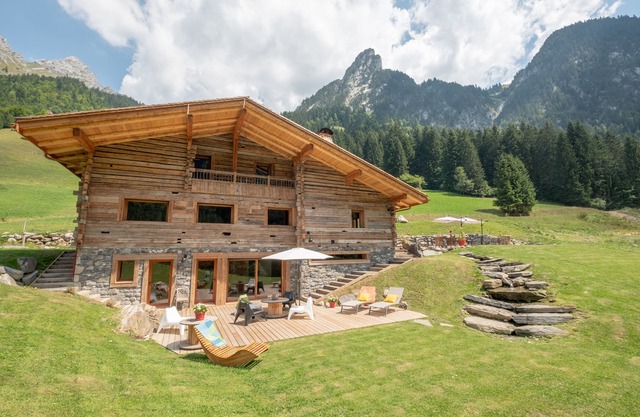 Charming rental with swimming pool and sauna