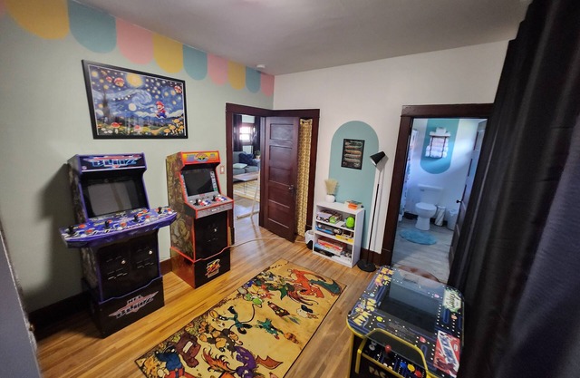 Charming retro 3-bedroom retreat in Le Mars w/Game Room