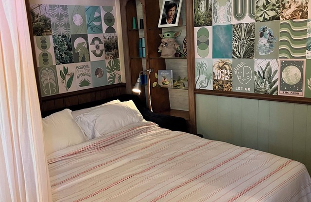 Charming retro Apartment in Chevy Chase Canyon, Rose Bowl adjacent.