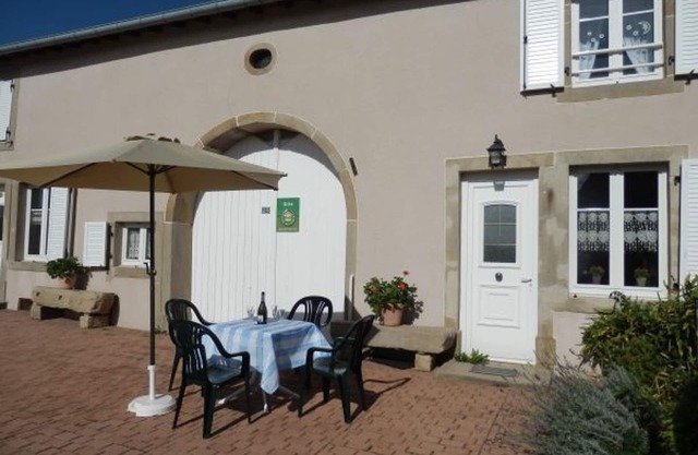 Charming Riverside Cottage with Modern Amenities & Scenic Views - 28 Rue du Charmont, Lironcourt