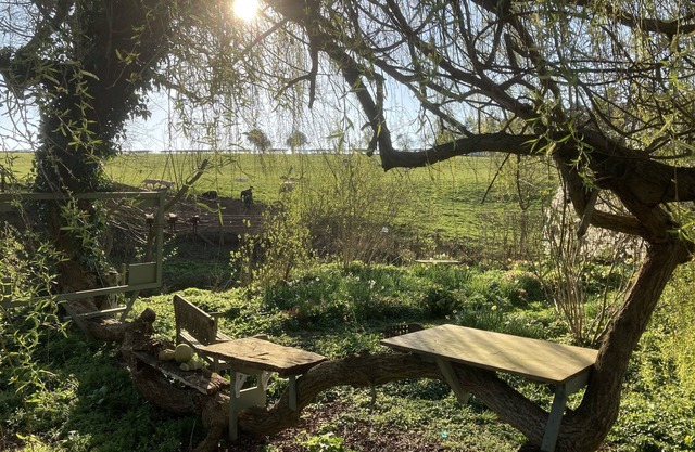 Charming, romantic garden cottage in beautiful countryside
