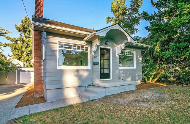 Charming Rose City Bungalow Near Parks & Dining