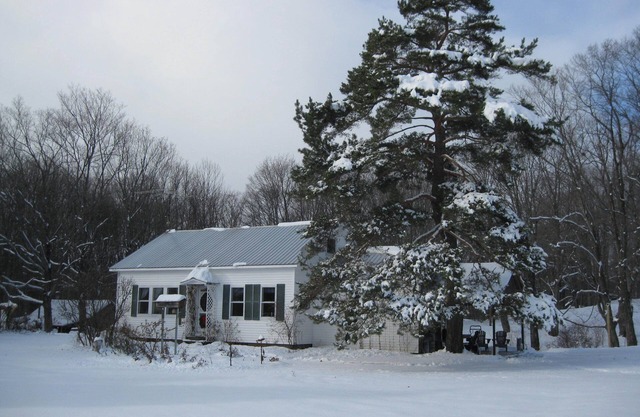 Charming rural 2-bedroom cottage with amazing view in Hartland, Vermont