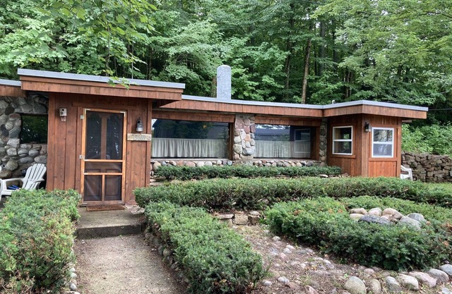 Charming Rustic Cabin Whitefish Bay, Lake Superior View n