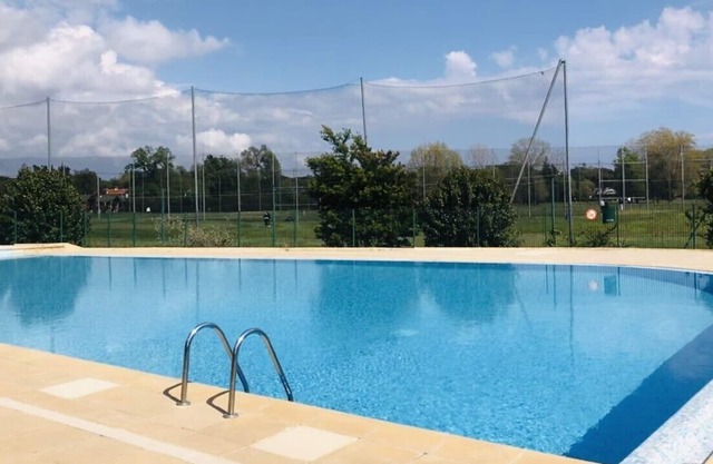 Charming studio 5 minutes from the beaches and shops.