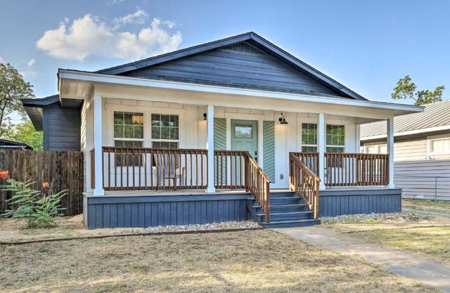 Charming San Antonio Home about 4 Mi to Downtown