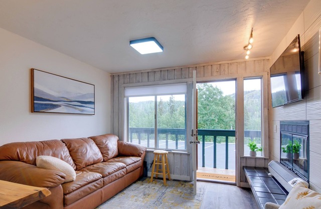 Charming Ski Condominium w/Resort Views!