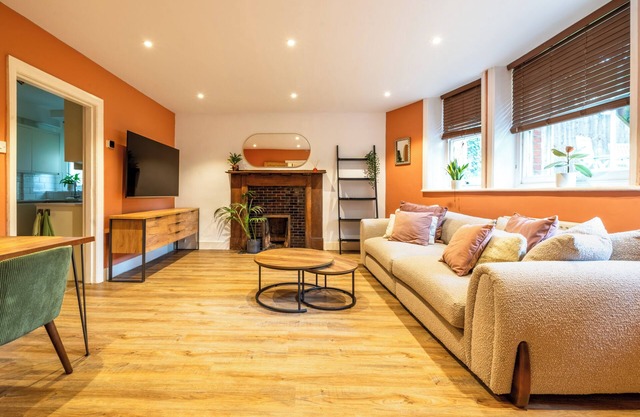 Charming & Spacious 2-bed flat Near River Thames