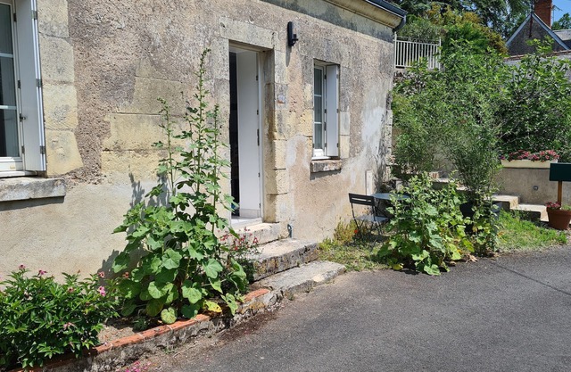 Charming stone house, 3*, quiet, close to amenities, Touraine Cottage