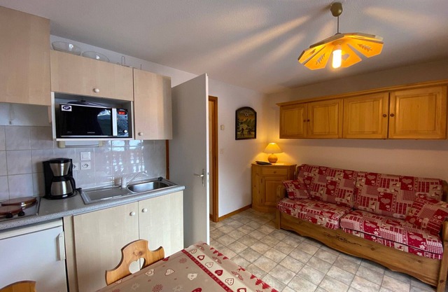 Charming Studio at Peaceful Residence, Near Village Center, with Multi Pass at €3/day!