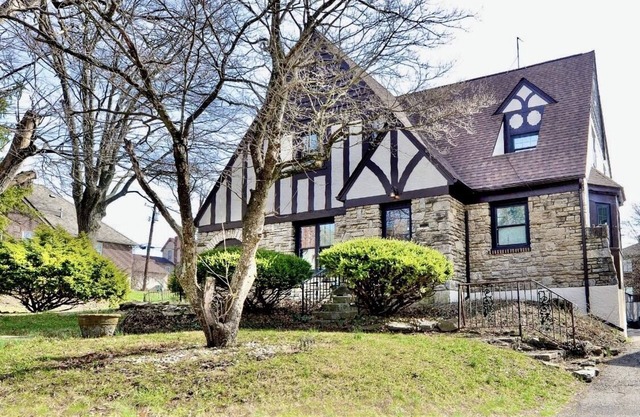 Charming Stylish Tudor Home Mins from Downtown