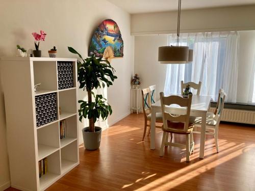 Charming Sunny 100m2 Entire Apartment with 2 bedrooms