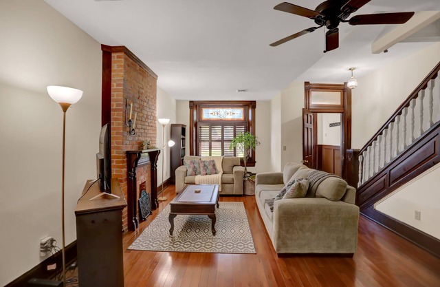 Charming Townhome in Historic Shipoke
