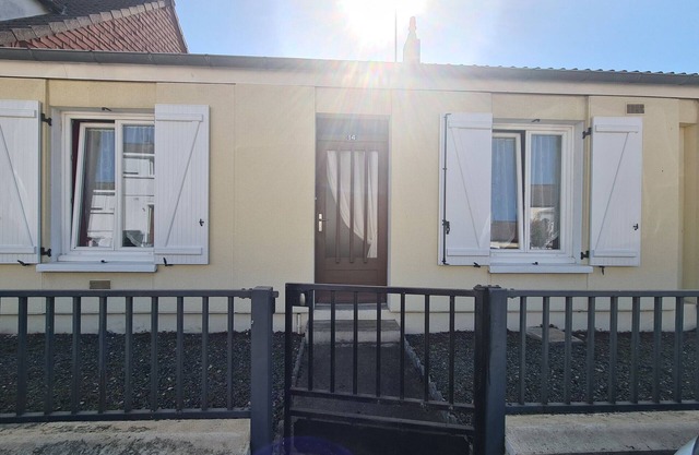 Charming Townhouse with Garden, Near Downtown Châteauroux