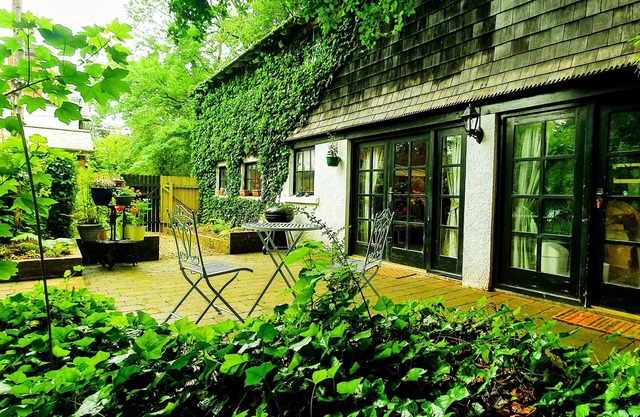 Charming Victorian Coach House