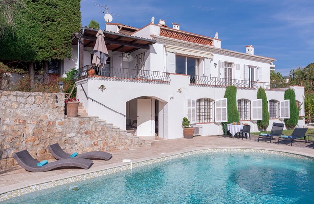 Charming Villa, Sea View, minutes from Palm Beach and Cannes