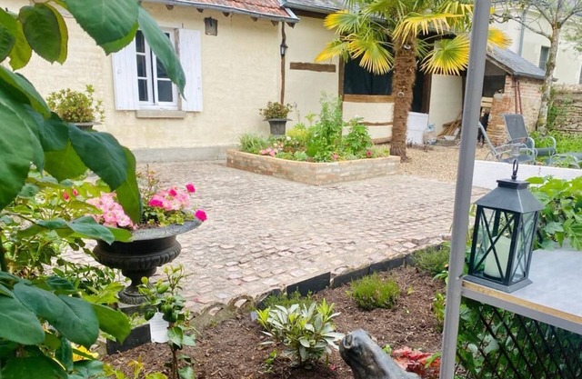 Charming village house with swimming pool in the heart of Sologne