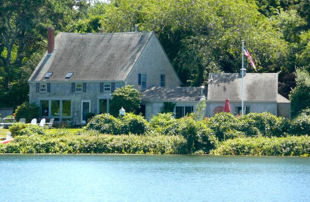 Charming Waterfront House in Chatham