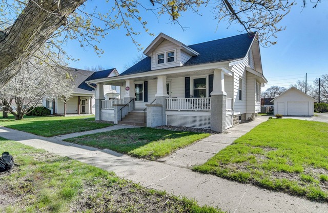 Charming Winterset Vacation Rental w/Yard & Patio