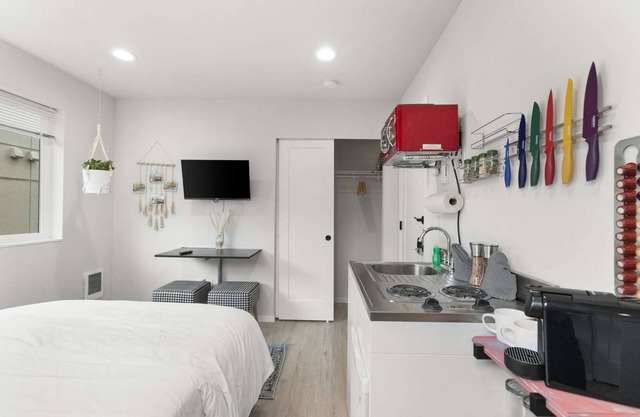 Chase's sweet suite - Micro Studio - 91Walkscore
