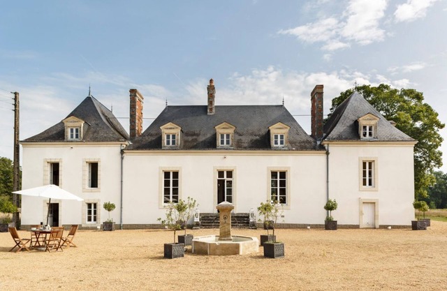 Chateau De La Houlberdiere