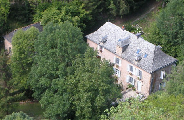 Chateau De Moulin - AS seen on Monsieur Spade TV Show