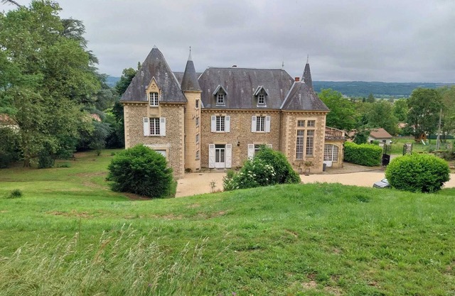 Château Fédora in the heart of the peaceful countryside.