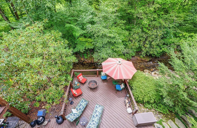 'Chateau on Compass Creek' Quiet Hayesville Escape