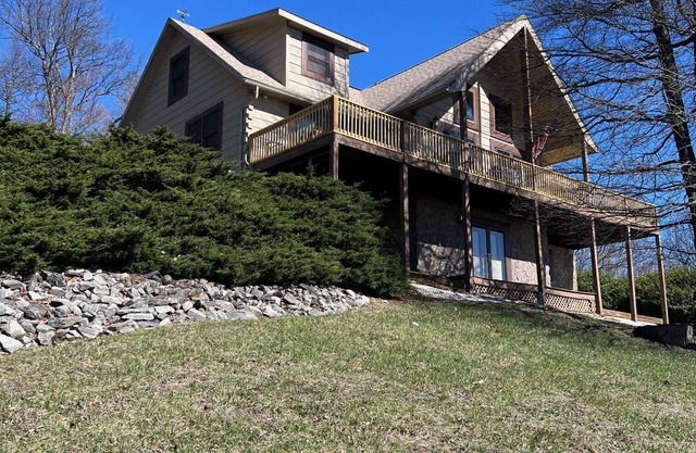 Chateau SMA retreat is located near the Blue Ridge parkway, Fancy Gap, VA.