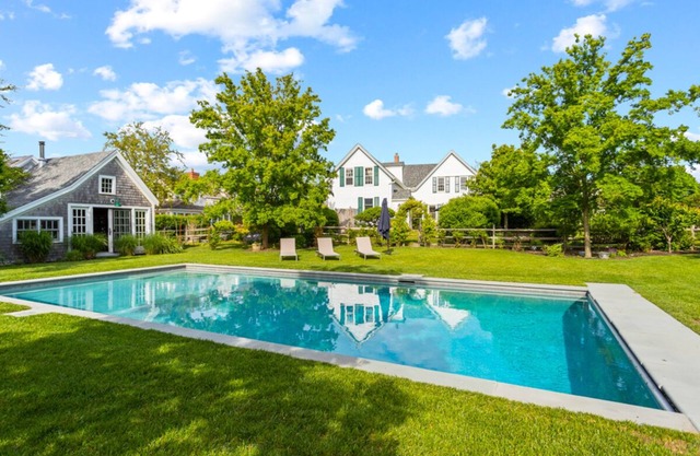 Chatham Oasis: 099-C Renovated Chatham Village Farmhouse, Heated Pool, Walk to Beach & Town