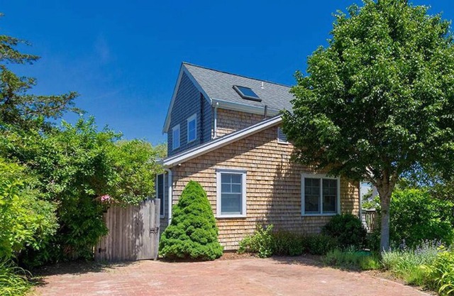 Chatham’s Best - Enjoy a neighborhood close to town, beaches.