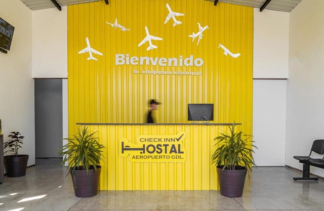 CHECK INN HOSTAL AEROPUERTO GDL