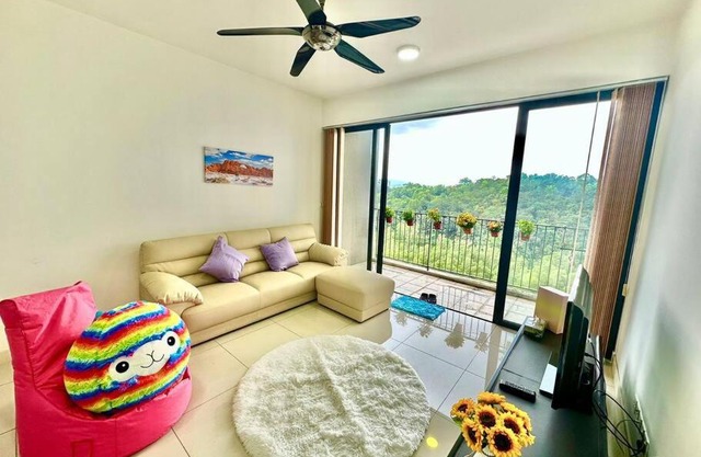 Cheras Traders Square, Balakong, Cheras 6 pax