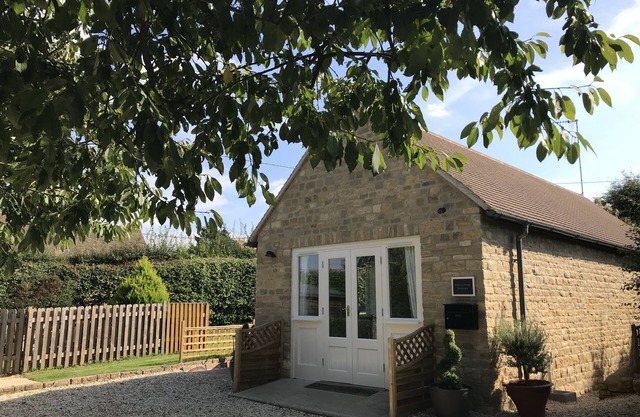 Cherry Tree Cottage - Private Detached Cottage