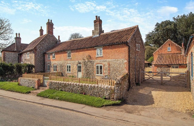 Cherry Tree Cottage - UK30237