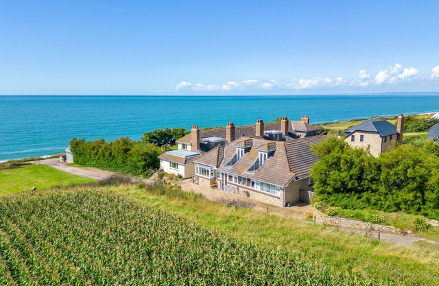 Chesil Watch - sleeps 10 people