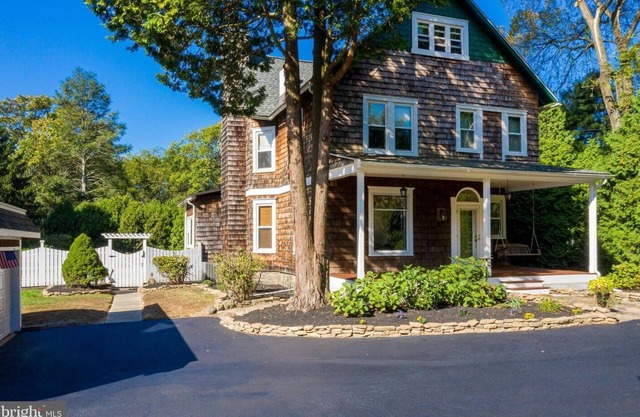 Chester County Oasis with Pool, Modern Ammenities, Tranquil and Private