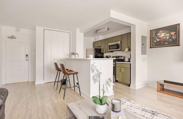 Chic 1-bedroom with WiFi, AC in enchanting Alexandria