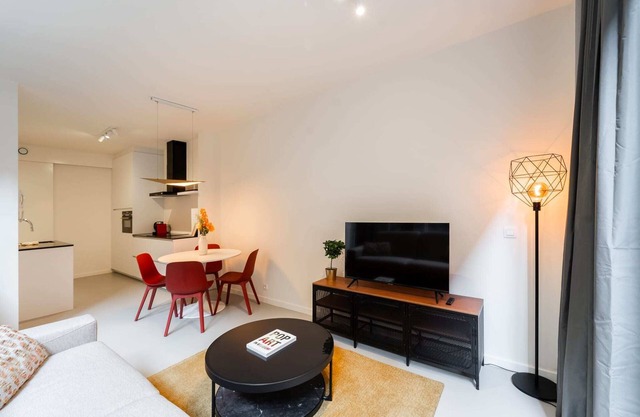 Chic 2-Bedroom Haven in Antwerp