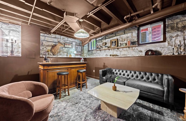 Chic 3BR Lou Speakeasy Unit | Perfect for Groups!