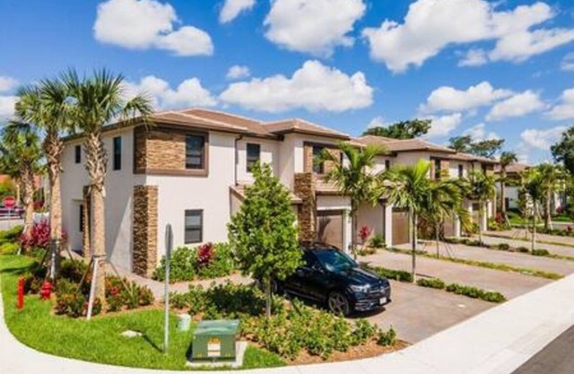 Chic 3BR Resort-Style Retreat