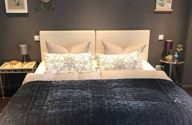 Chic apartment in the middle