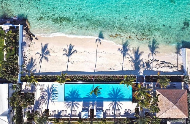Chic Contemporary Condo on Cable Beach